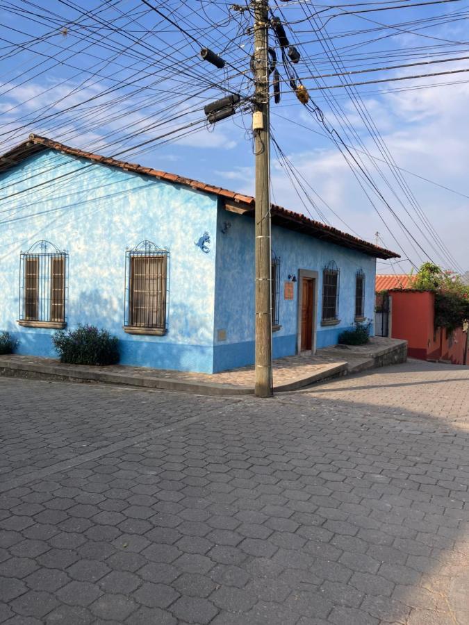 Hostel Iguana Azul Copan Exterior photo